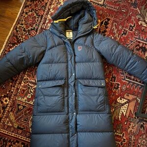 Women’s Fjallraven long down expedition coat - size m